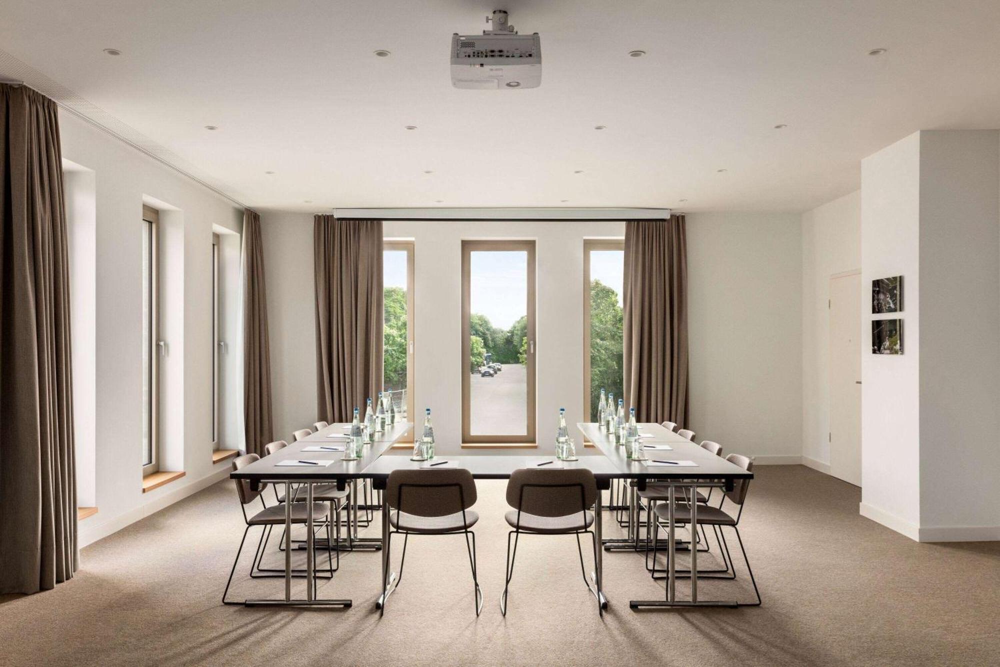 Vienna House By Wyndham Mq Kronberg Kronberg im Taunus Extérieur photo